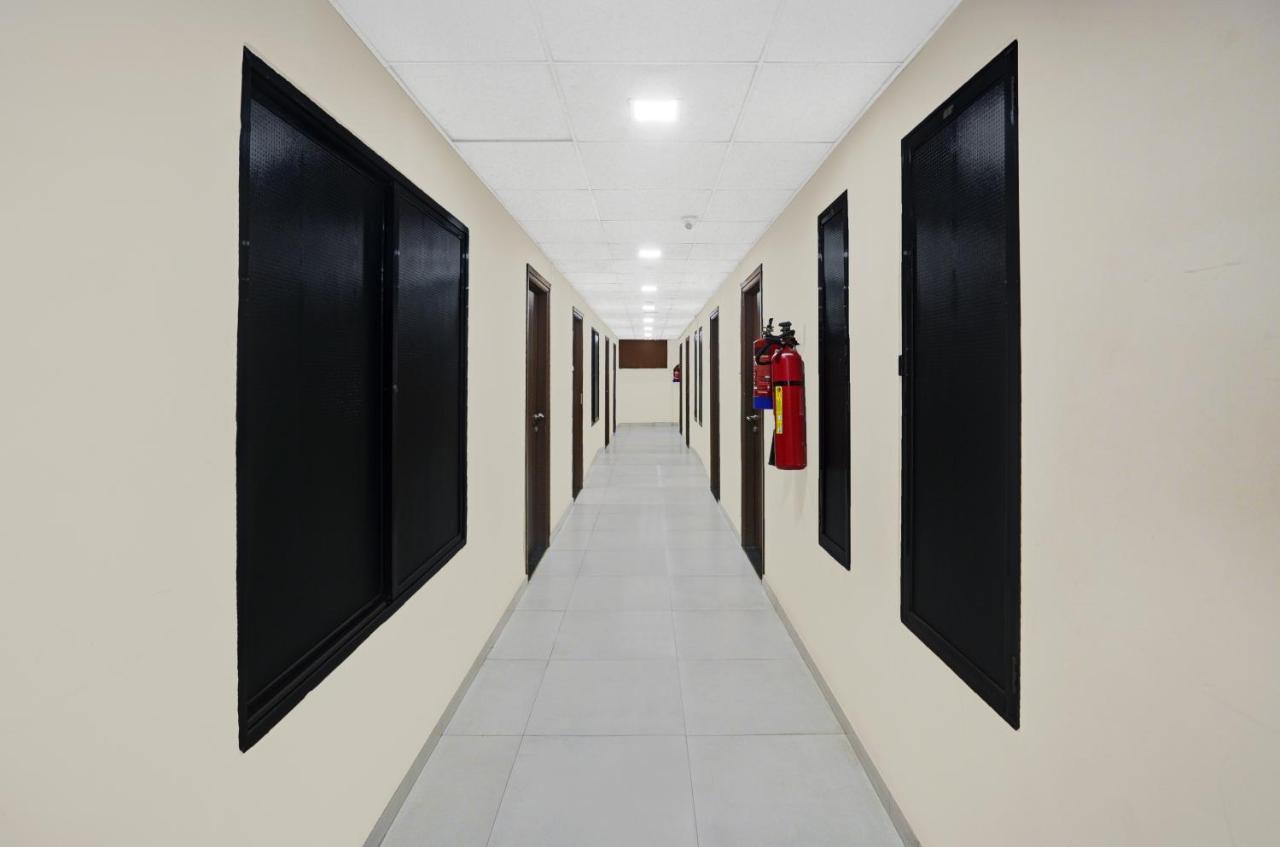 Greenotel Rooms Hazira, Сурат Экстерьер фото