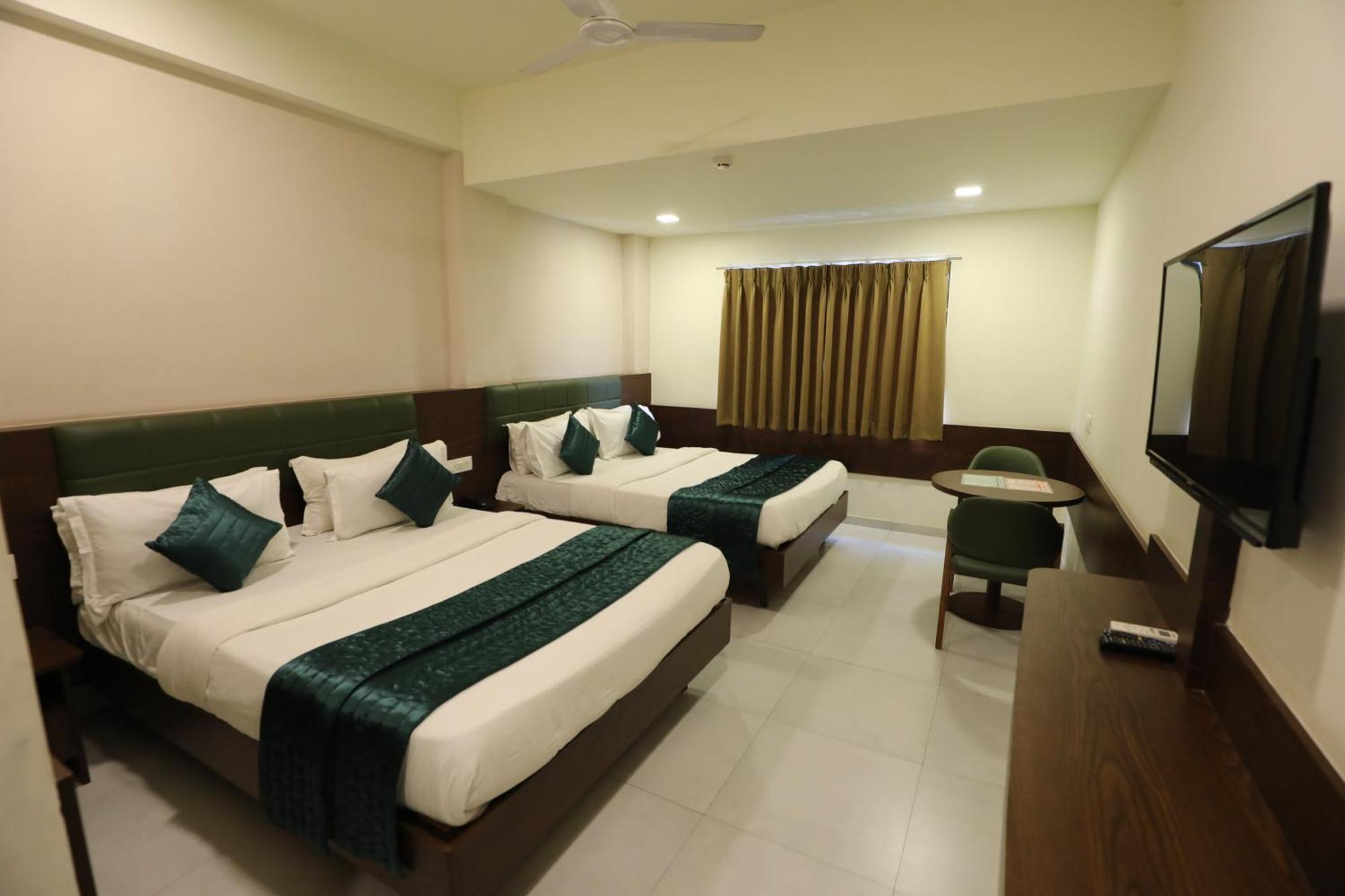 Greenotel Rooms Hazira, Сурат Экстерьер фото