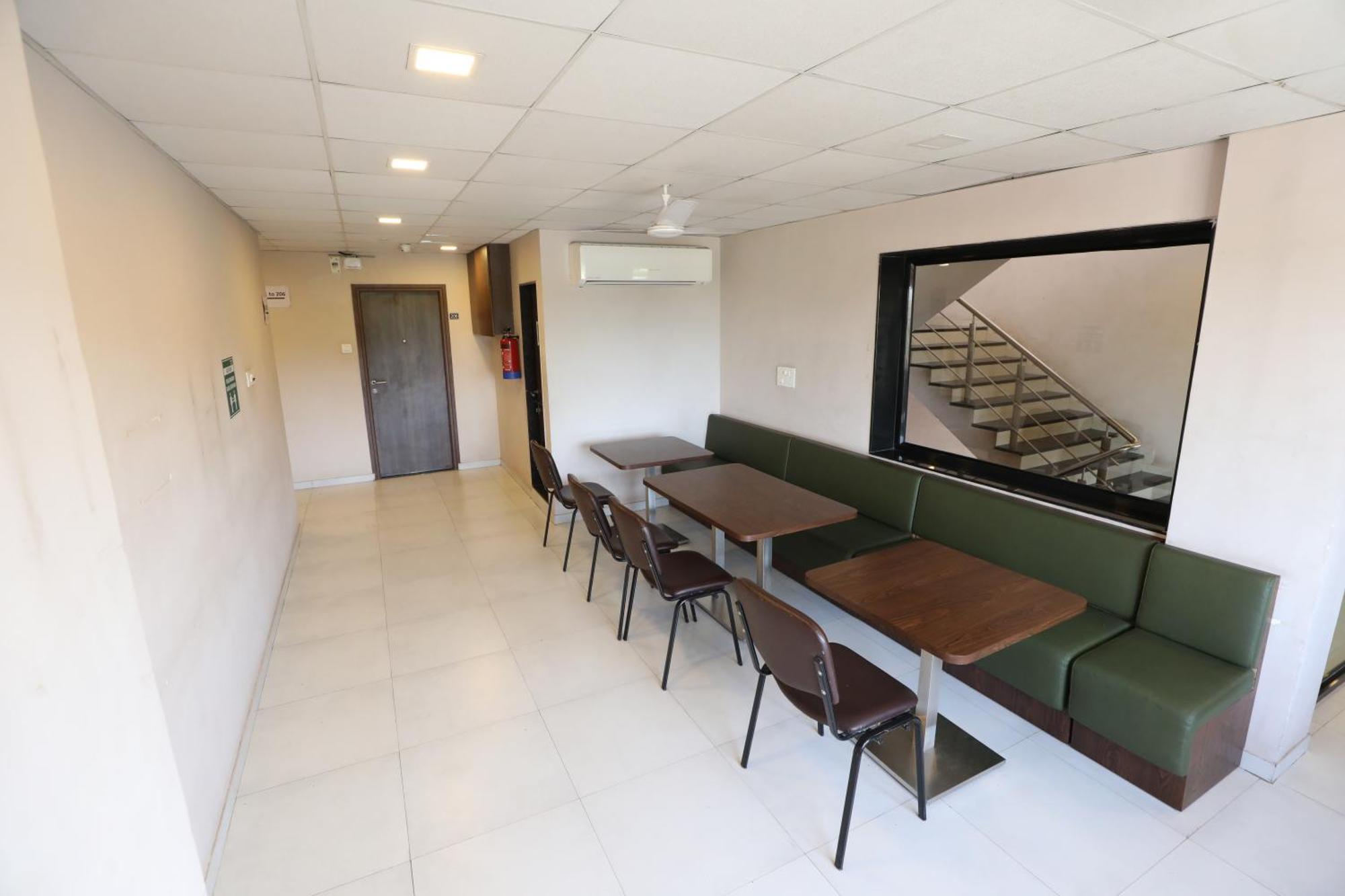 Greenotel Rooms Hazira, Сурат Экстерьер фото