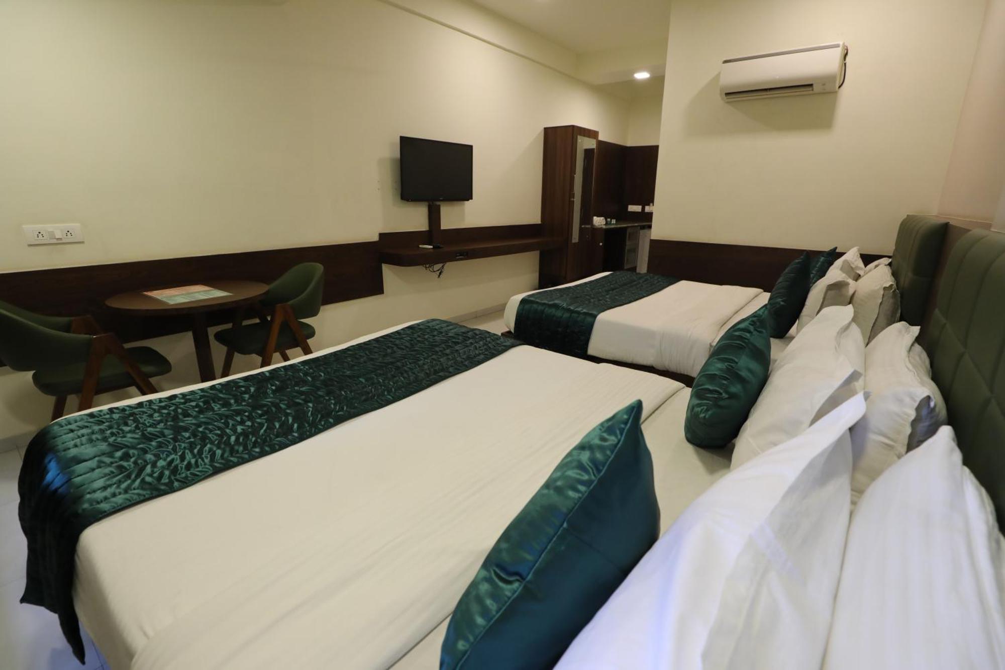Greenotel Rooms Hazira, Сурат Экстерьер фото