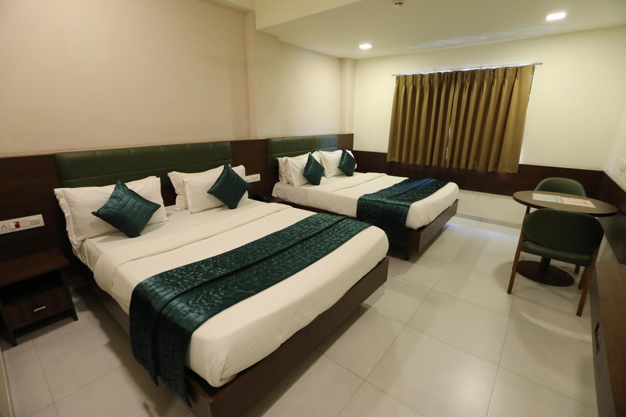 Greenotel Rooms Hazira, Сурат Экстерьер фото
