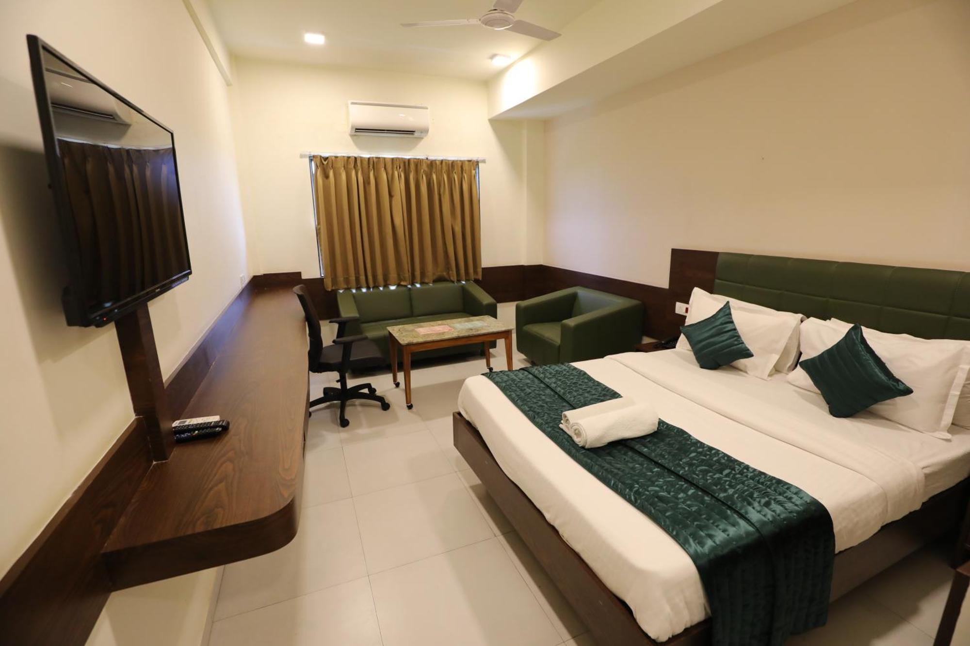 Greenotel Rooms Hazira, Сурат Экстерьер фото