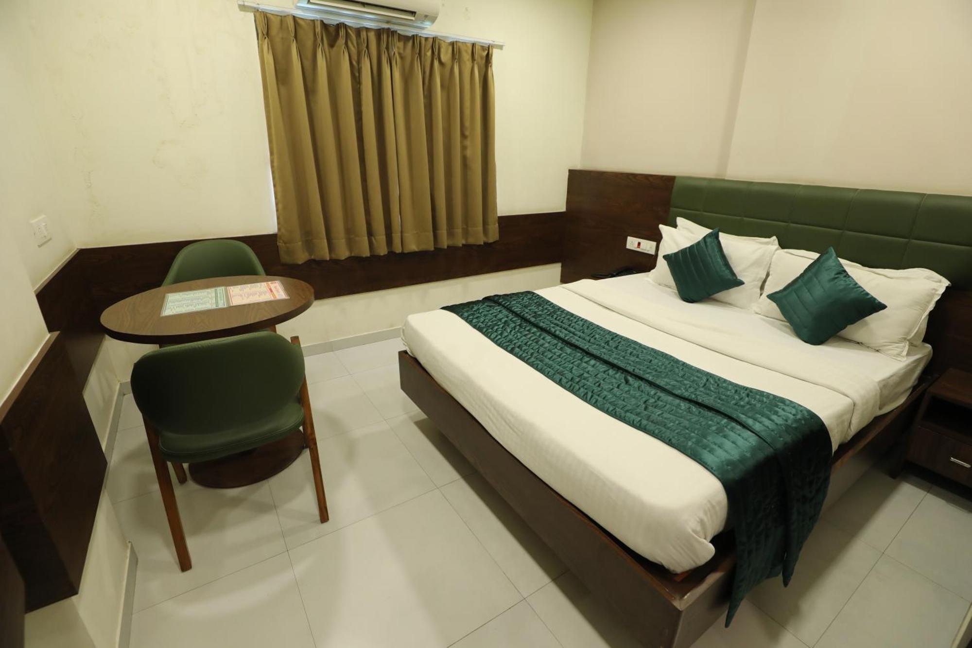 Greenotel Rooms Hazira, Сурат Экстерьер фото