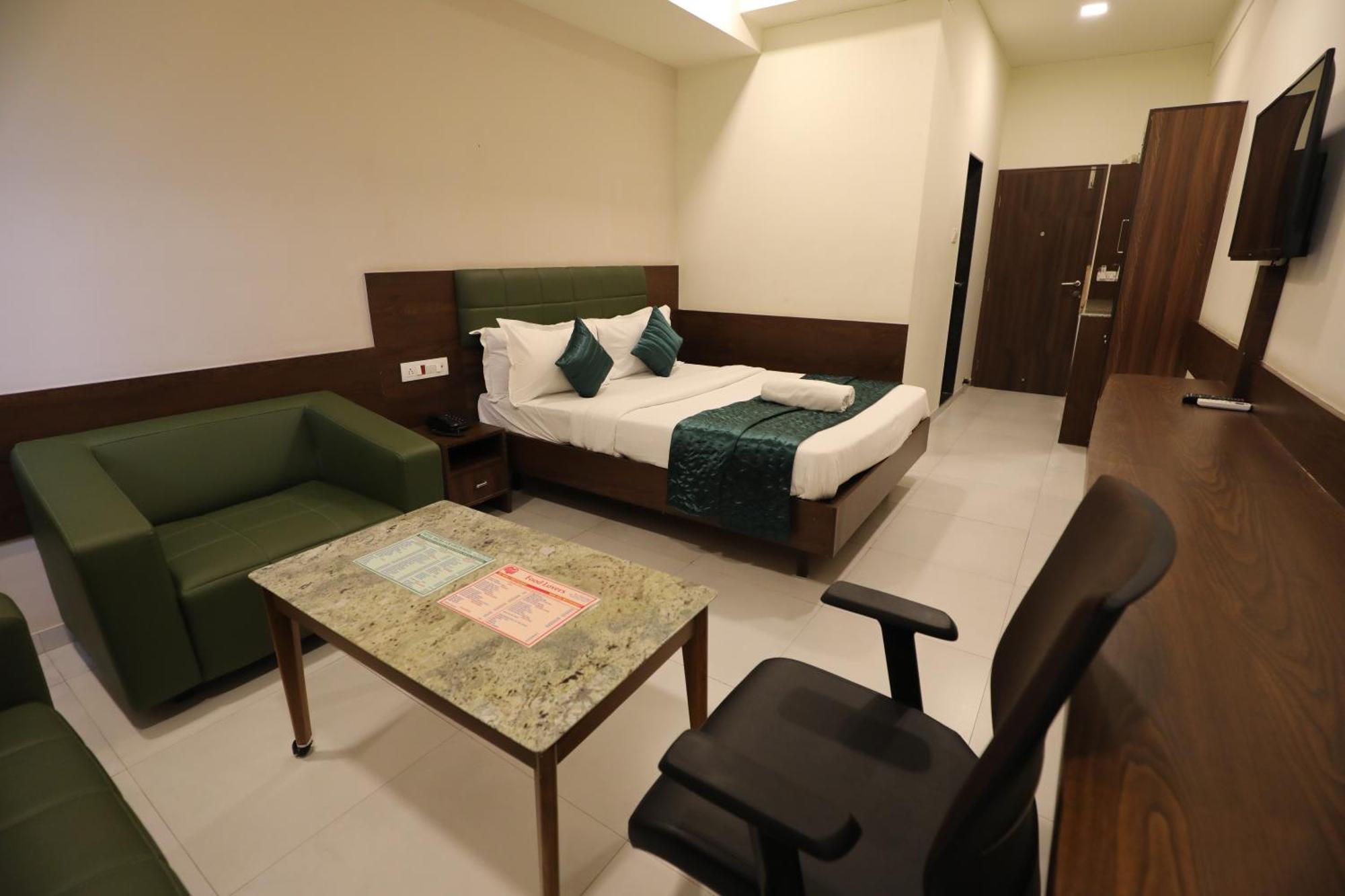 Greenotel Rooms Hazira, Сурат Экстерьер фото