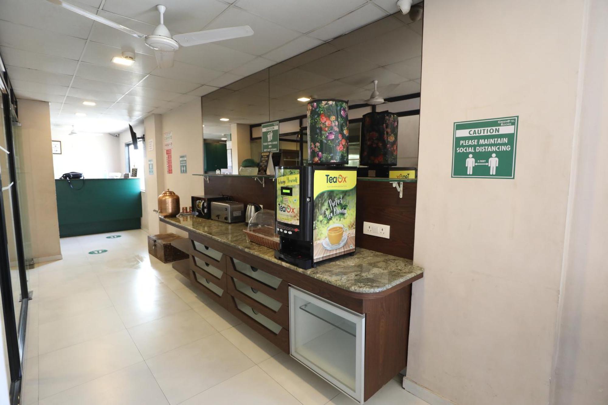 Greenotel Rooms Hazira, Сурат Экстерьер фото