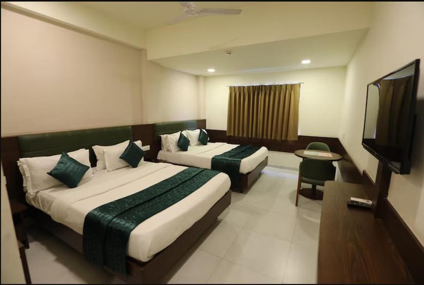 Greenotel Rooms Hazira, Сурат Экстерьер фото