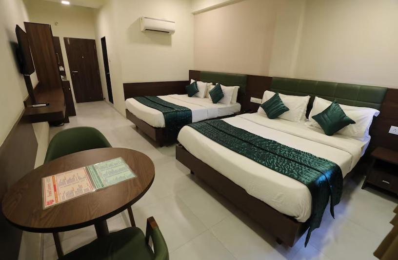 Greenotel Rooms Hazira, Сурат Экстерьер фото
